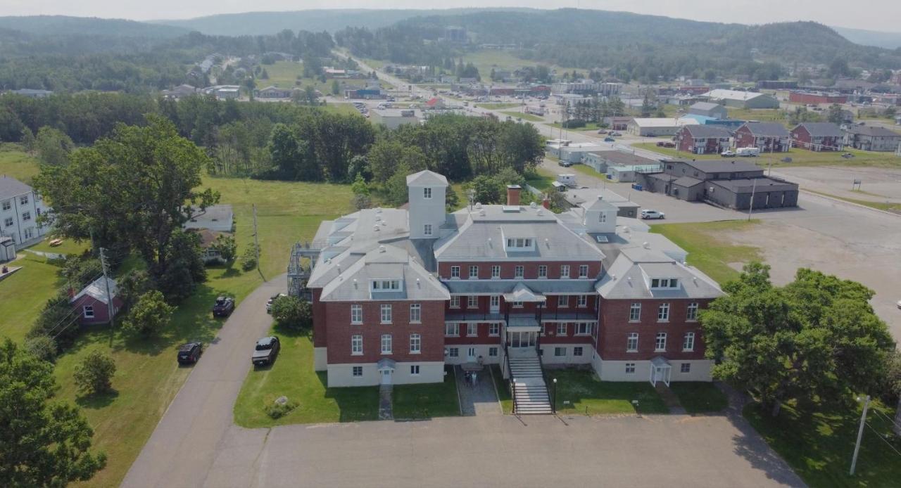 Appartamento Le Couvent Sainte Anne-des-Chênes Esterno foto